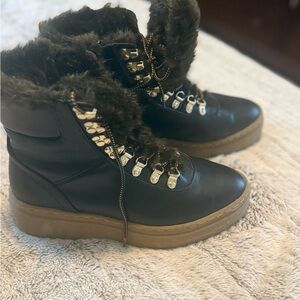 Stylish Black Fur-Lined Boots